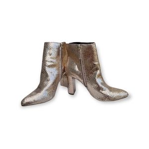 Scoop Women's Sarah High Heeled Metallic Bootie Rose Gold 8.5